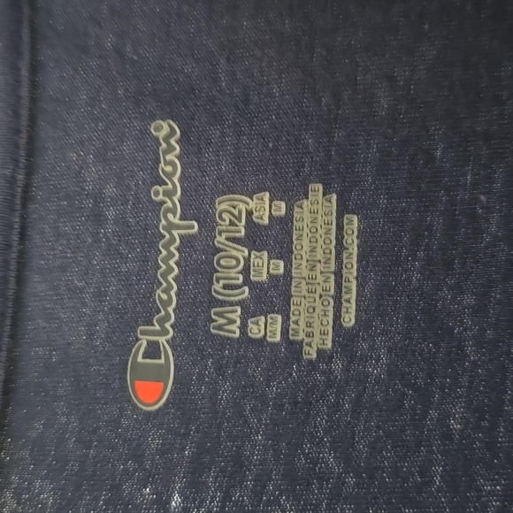 CHAMPION BRAND SIGNATURE BOYS DARK BLUE SHORT SLEEVE TEE-SHIRT SIZE MEDIUM 10-12 - Picture 6 of 11